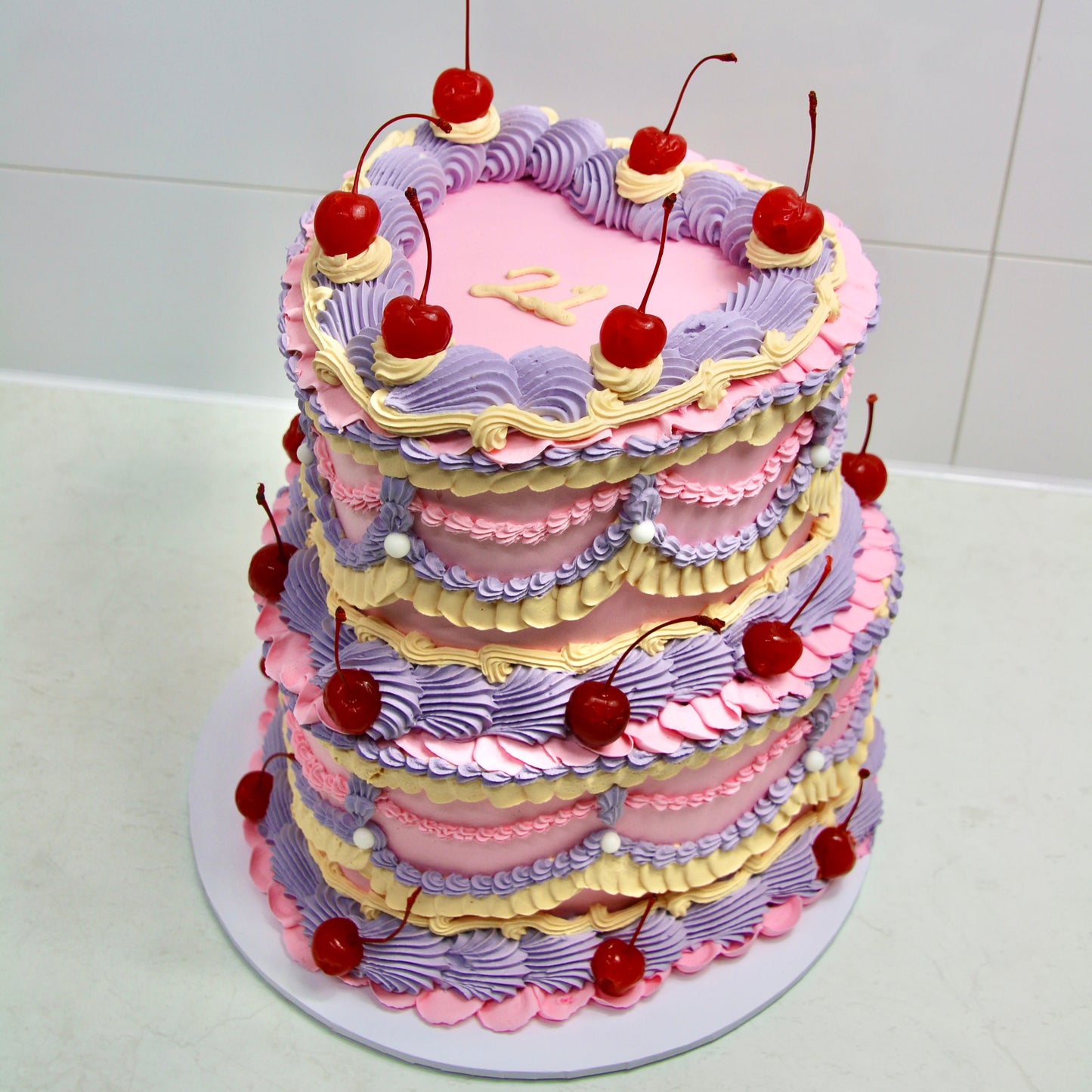 2 tier Vintage Cake