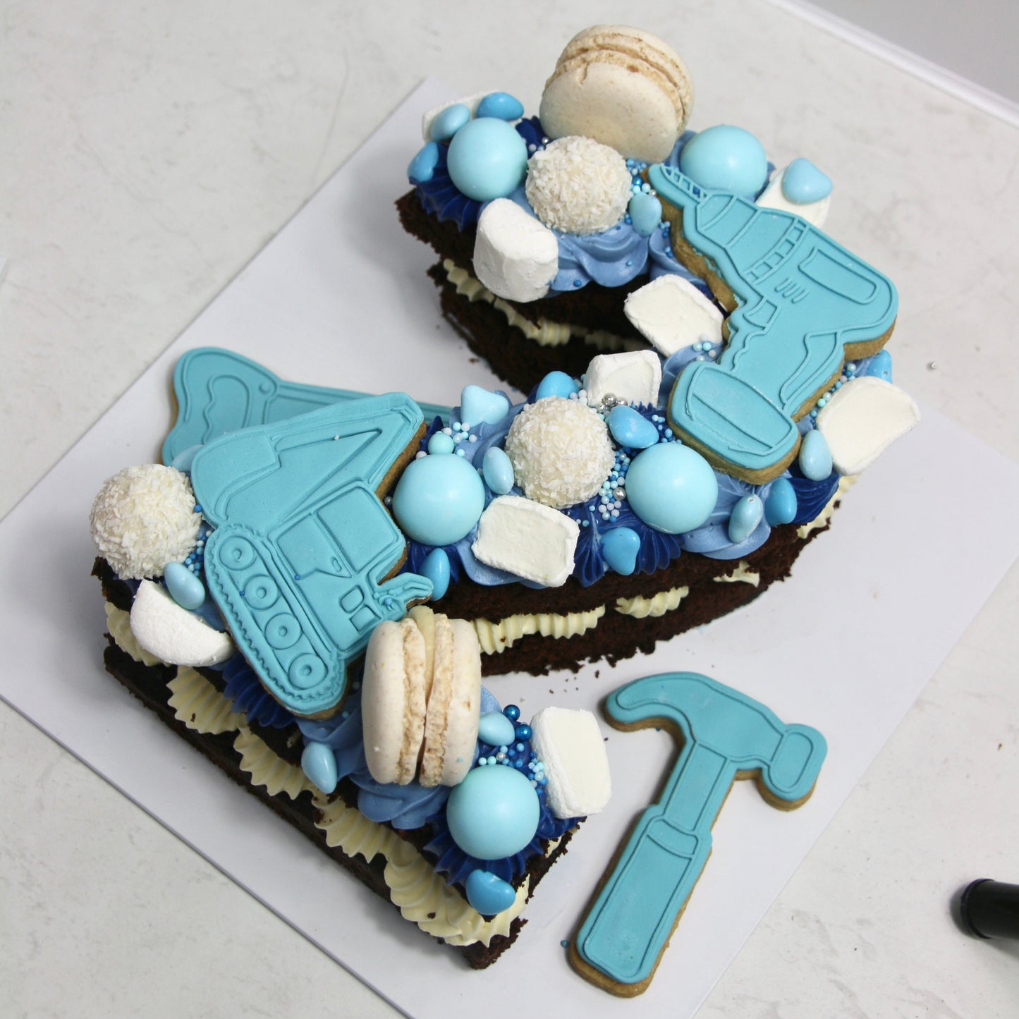 Constrution Number cake